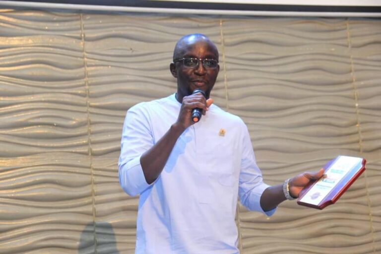 SOSSA Honors Governor’s Aide, Idongesit Samuel with Philanthropy Award