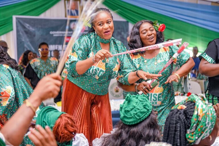 OBOT AKARA WOMEN MOBILIZE FOR CIVIC ACTION AS EYAKENYI, OBAREKI, OTHERS APPRECIATE WOMEN FOR THEIR SUPPORT, UNVEIL COOPERATIVE DRIVE